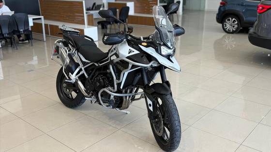 TRIUMPH TIGER 900 GT TRIUMPH TIGER 900 GT